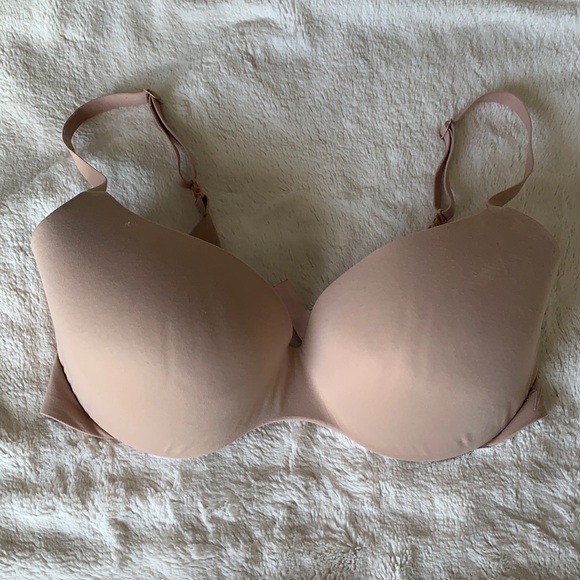 Victoria’s Secret lined Demi - Picture 1 of 5